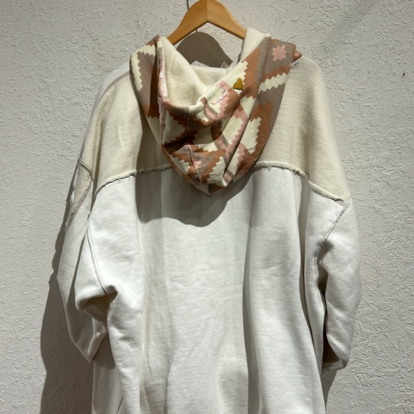 Free People Sweatshirt NWT size Large - Picture 5 of 7